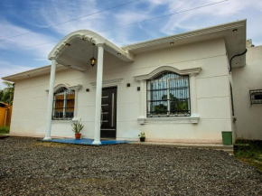 moderna casa en puerto barrios izabal